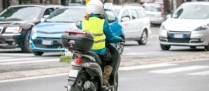 Le gilet jaune bientôt obligatoire pour les livreurs à deux-roues motorisés !